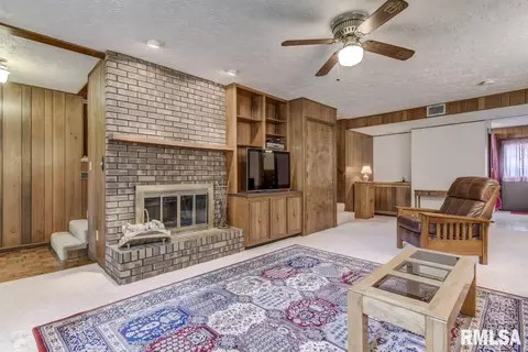 7 Apache Dr, Springfield, IL 62711 photo 2