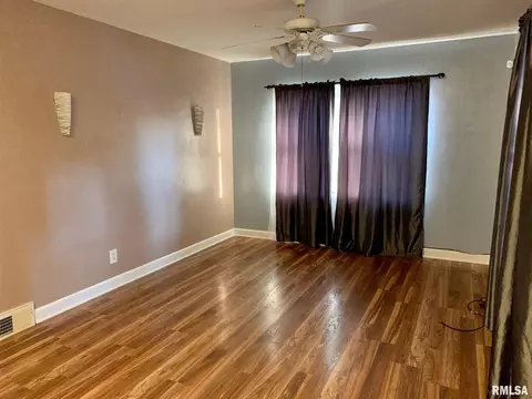 2456 S 5th St, Springfield, IL 62703 photo 3