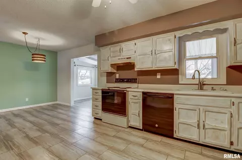8 Ranger Dr, Springfield, IL 62702 photo 6