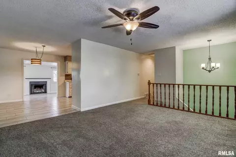 8 Ranger Dr, Springfield, IL 62702 photo 3
