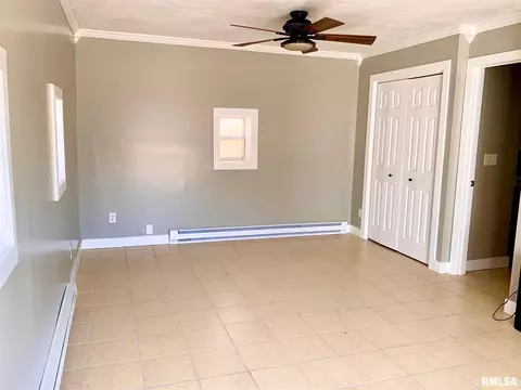 1429 W North Grand Ave, Springfield, IL 62702 photo 2