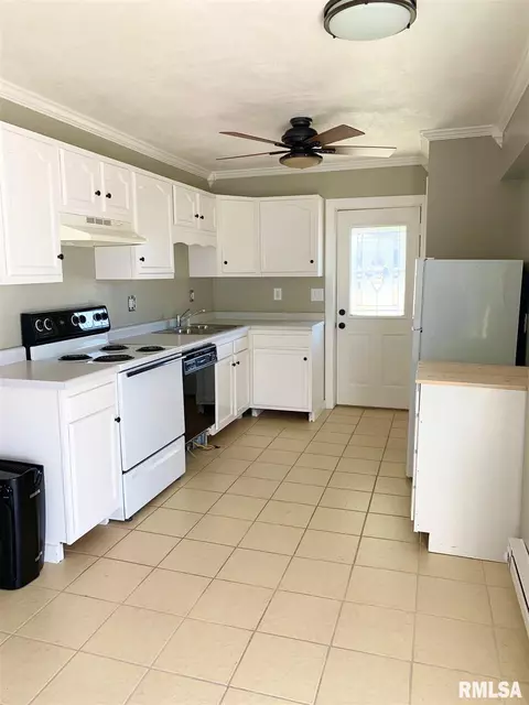 1429 W North Grand Ave, Springfield, IL 62702 photo 5