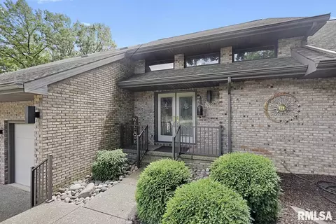 3700 W Bluffs Rd, Springfield, IL 62711 photo 2