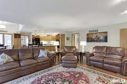 3700 W Bluffs Rd, Springfield, IL 62711 photo 23