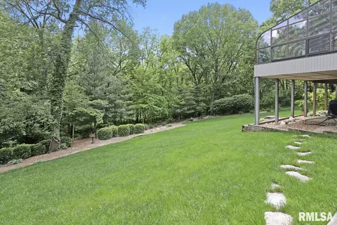 3700 W Bluffs Rd, Springfield, IL 62711 photo 3