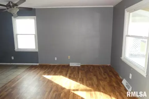 8 St James Ct, Springfield, IL 62703 photo 5