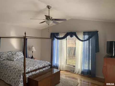 1815 S Cog Mill Ct, Springfield, IL 62704 photo 18