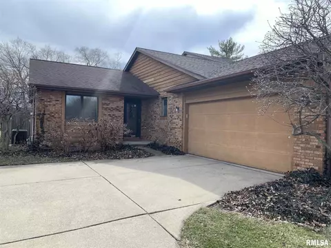 1815 S Cog Mill Ct, Springfield, IL 62704 photo 1