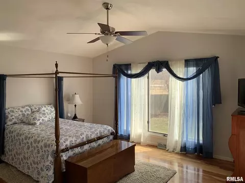 1815 S Cog Mill Ct, Springfield, IL 62704 photo 16