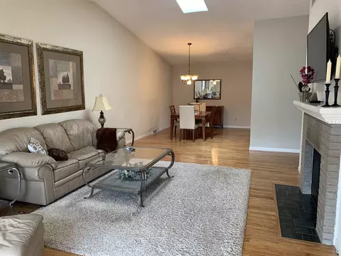 1815 S Cog Mill Ct, Springfield, IL 62704 photo 8