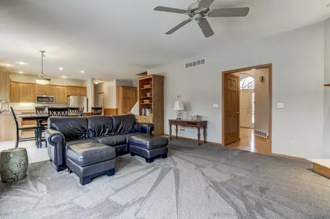 2309 Harbor Lndg, Springfield, IL 62712 photo 6