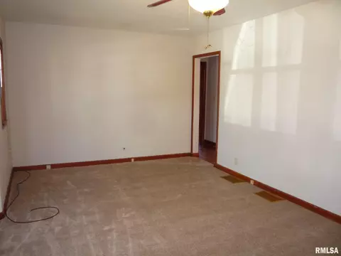 1404 Mossman Ave, Springfield, IL 62702 photo 3
