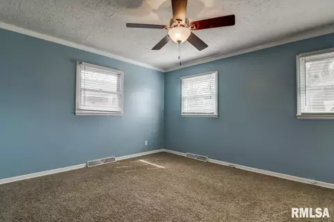 23 Danbury Dr, Springfield, IL 62704 photo 16