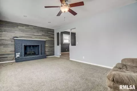 23 Danbury Dr, Springfield, IL 62704 photo 3