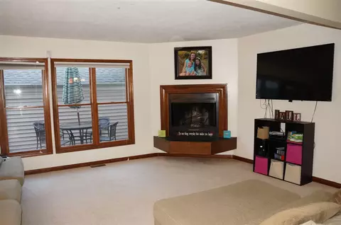 84 Country Pl, Springfield, IL 62703 photo 3