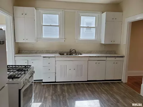 1228 N 2nd St, Springfield, IL 62702 photo 9