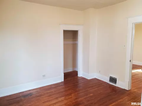 1228 N 2nd St, Springfield, IL 62702 photo 6