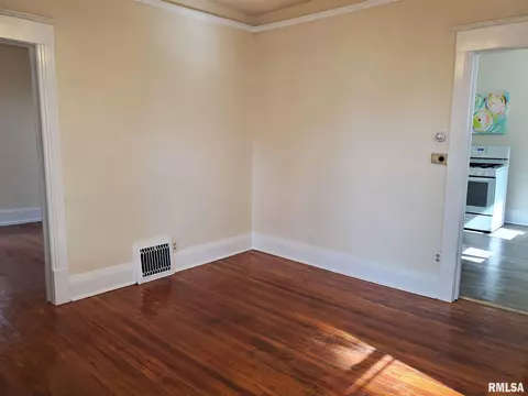1228 N 2nd St, Springfield, IL 62702 photo 4
