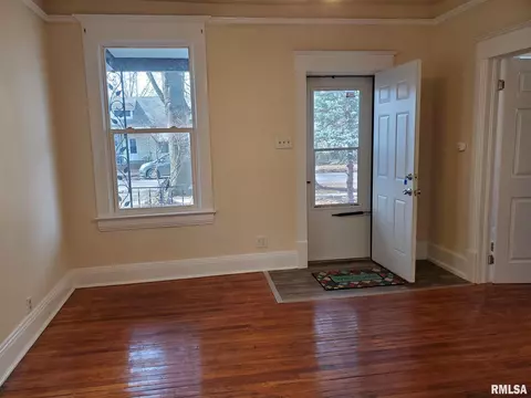 1228 N 2nd St, Springfield, IL 62702 photo 3
