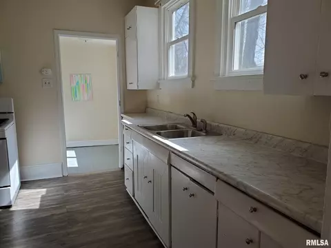 1228 N 2nd St, Springfield, IL 62702 photo 7