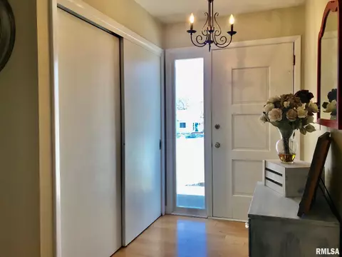 816 Randolph Ct, Springfield, IL 62702 photo 5