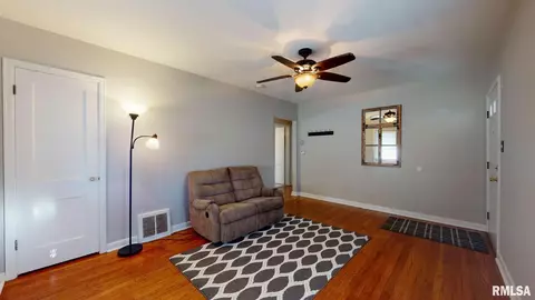 2604 S 4th St, Springfield, IL 62703 photo 2
