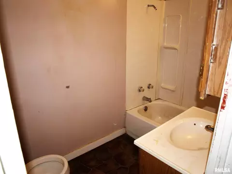 308 E Adams St, Abingdon, IL 61410 photo 14