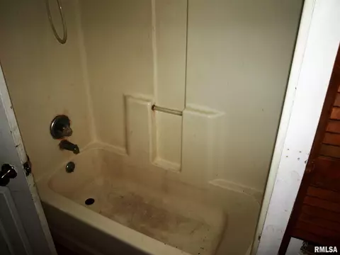 310 E Adams St, Abingdon, IL 61410 photo 15