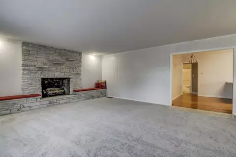 1300 W Iles Ave, Springfield, IL 62704 photo 5