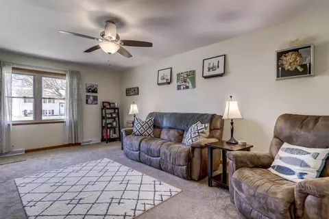 72 Locksley Ln, Springfield, IL 62704 photo 2