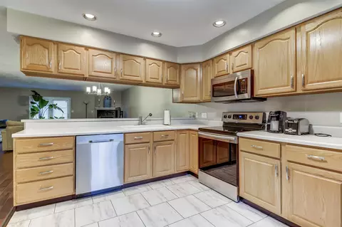 1608 Thornhill Dr, Springfield, IL 62711 photo 9