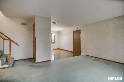 40 Cheyenne Dr, Springfield, IL 62711 photo 4