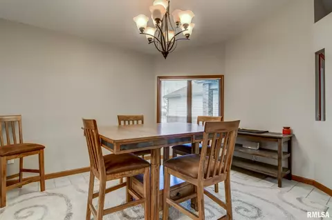 3505 Aberdeen Ct, Springfield, IL 62704 photo 4