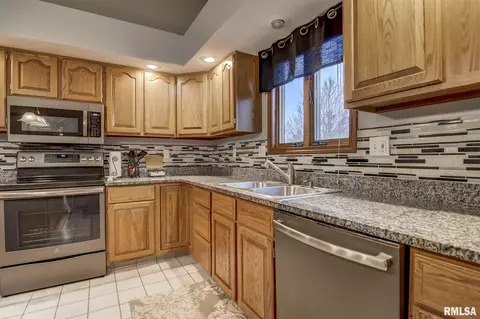 3505 Aberdeen Ct, Springfield, IL 62704 photo 12