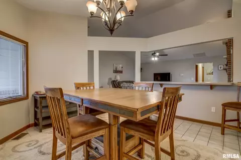 3505 Aberdeen Ct, Springfield, IL 62704 photo 8