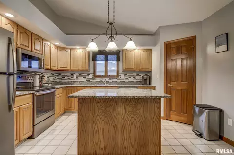 3505 Aberdeen Ct, Springfield, IL 62704 photo 11