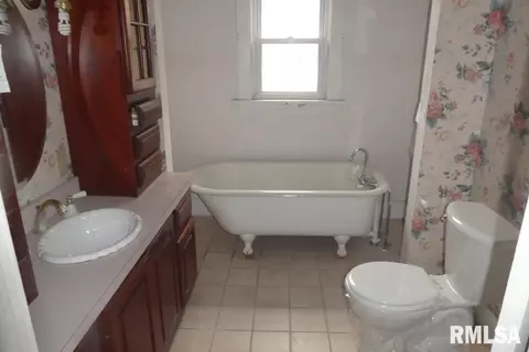 1146 N 2nd St, Springfield, IL 62702 photo 14