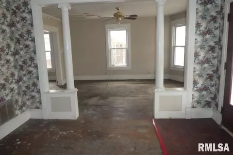 1146 N 2nd St, Springfield, IL 62702 photo 3
