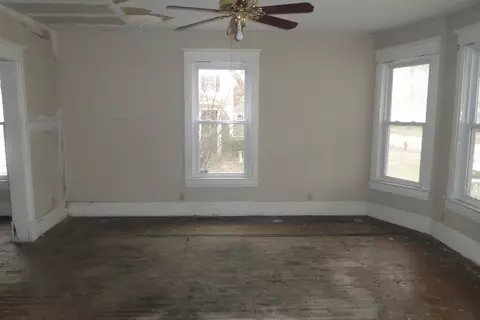 1146 N 2nd St, Springfield, IL 62702 photo 5