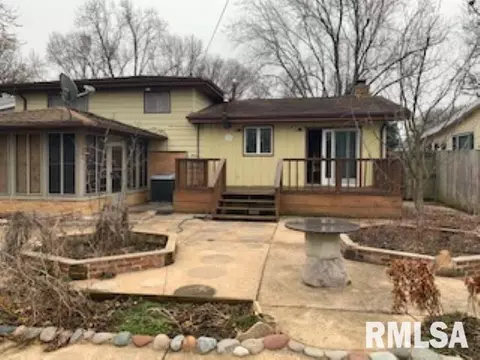2305 Blackhawk Rd, Springfield, IL 62702 photo 9