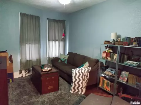 218 N Macarthur Blvd, Springfield, IL 62702 photo 3