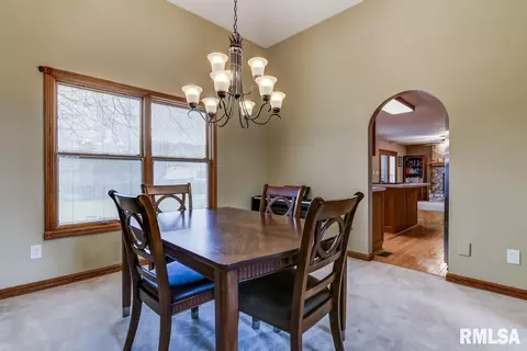 2312 Mallard Pointe Ct, Springfield, IL 62712 photo 9