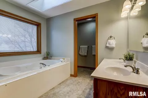 2312 Mallard Pointe Ct, Springfield, IL 62712 photo 37