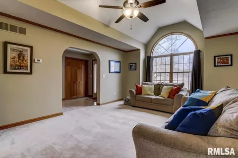 2312 Mallard Pointe Ct, Springfield, IL 62712 photo 4