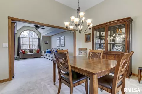 2312 Mallard Pointe Ct, Springfield, IL 62712 photo 8