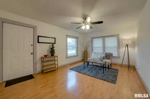 2410 S 7th St, Springfield, IL 62703 photo 4