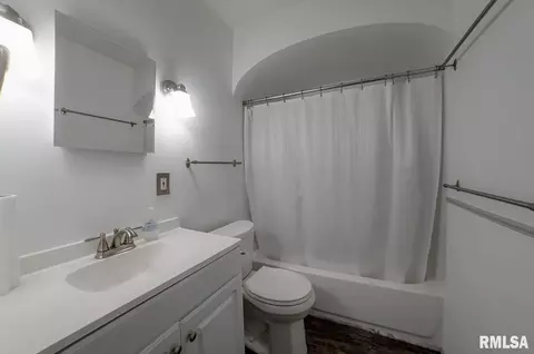 2410 S 7th St, Springfield, IL 62703 photo 15