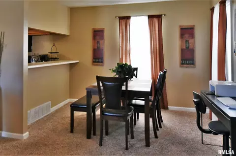 1504 E Reynolds St, Springfield, IL 62702 photo 5