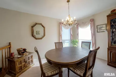 2704 Arrowhead Dr, Springfield, IL 62702 photo 8