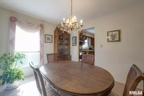 2704 Arrowhead Dr, Springfield, IL 62702 photo 10